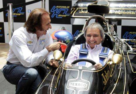 Reginaldo Leme a bordo do Lotus 72 de Emerson Fittipaldi